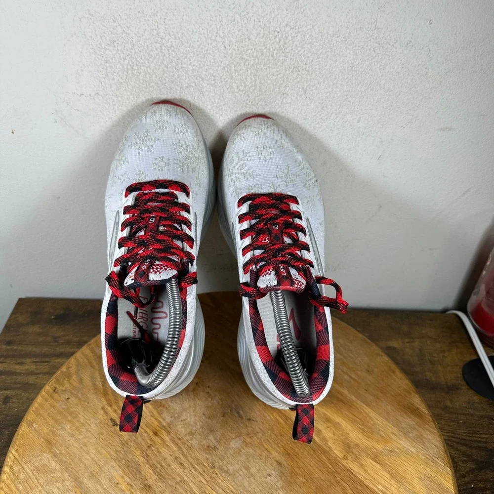 Brooks has red